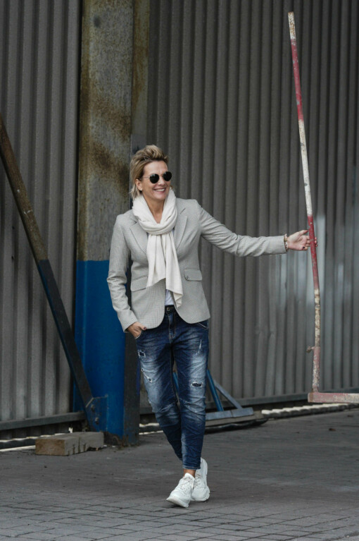 "LOLA" (H66)/ Blazer "LAURA-kariert"(ER42)/MONA" wollweiß (AS02)