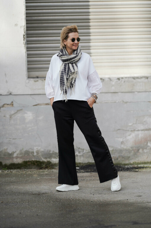 Hose "KIANA" (10D12) / Shirt "SARI" (10D10) / Schal "MATILDA" (10D