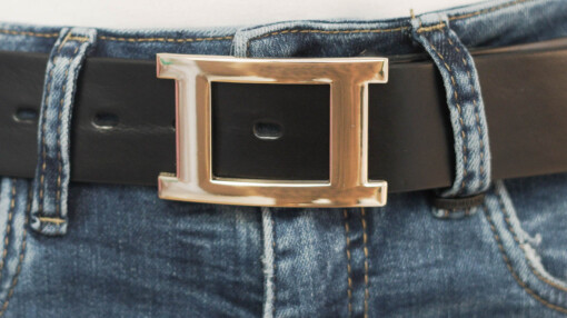 Schließe “HOMY” gold (UJ02) /  Gürtel “WEST CAPE BLACK”  (UJ01)