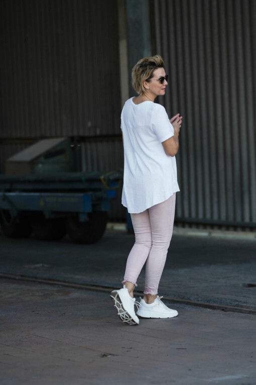 Shirt ,,EMMA" weiß (BA29) /  Jeans "ADELINA" altrosa (H05)