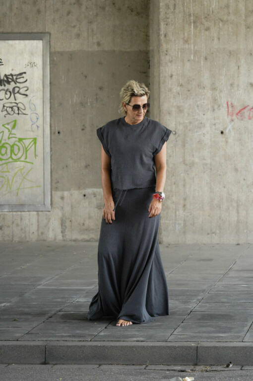 Beach Skirt "AMBER" grey raven (10D22) / Sweater "ALICIA" - grey raven (10D13)