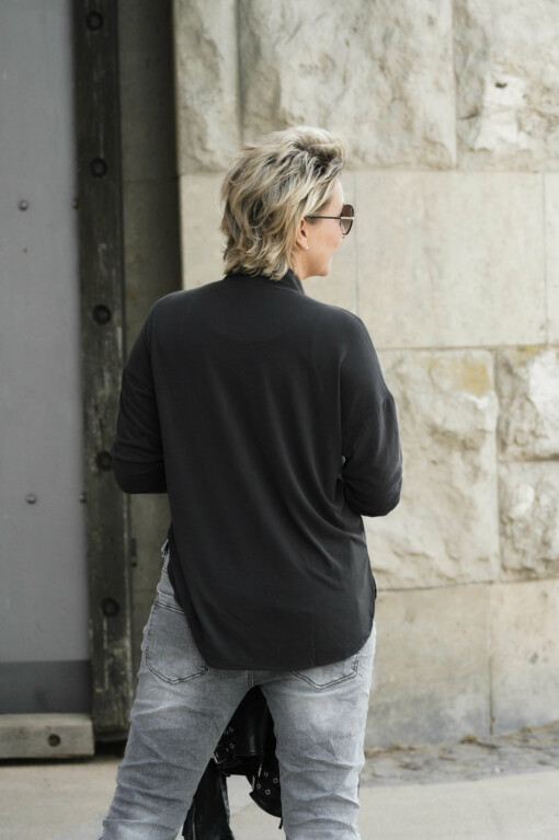 Bluse "Svania" black (HL25) /  Jeans "LEXIE" stonewashed grau (H64)