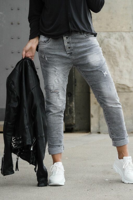 Bluse "Svania" black (HL25) / Jeans "LEXIE" stonewashed grau (H64) / Lederjacke "RIHANNA"  (GW02)