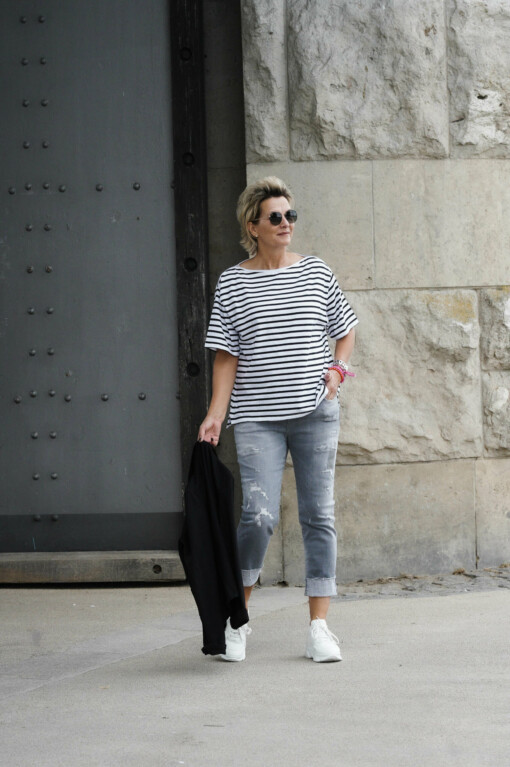 Kurzarmshirt "TEE STRIPES" ecru/black (10D47) / Jeans "ZIVA" - pale grey (ER15) / Kurzblazer "SISSI" (B04)