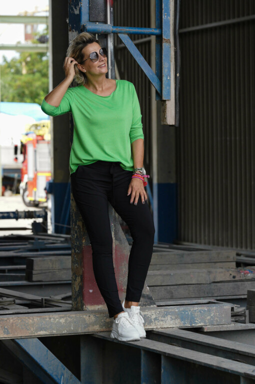 Basicshirt “KIMBERLY” (BA84) / Banana Pants Soft “TONI” black (10D05)