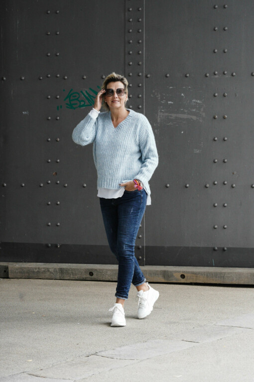 Jeans "ALLY" dark blue (H48) / Grobstrick Pullover “LOTTINA” (HL01)