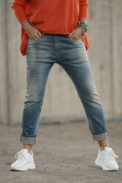 Feinstrick-Pulli “BEA” orange (GW200) / Jeans “LEONA” – loop blue (ER13)