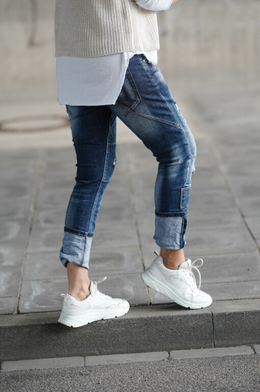 Jeans “SABINA” (H17) / Pullunder “STEPHANIE” beige (GW06) / Langarm-Shirt “LEONIE” (BA85)