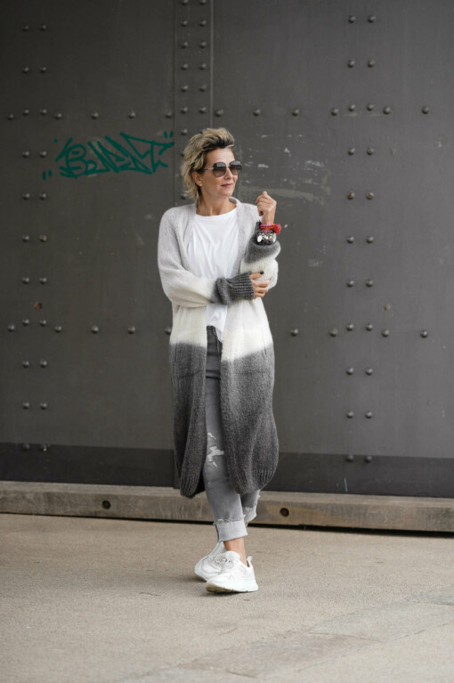 Strickcardigan "KATJA "hellgrau/grau  (GW27) /  Jeans "ZIVA" - pale grey (ER15)/ Kurzarmshirt "MIRKA" (BA10)