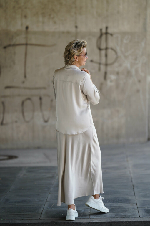 Bluse "LITTLE BUTTONS" chalk solid (MSC01) / Rock "KAROLINE" chalk solid (MSC02)