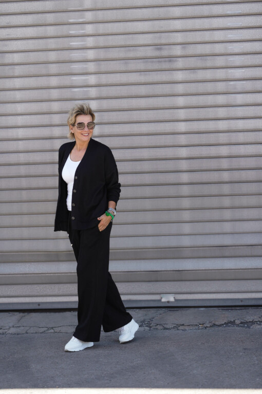 Feinstrickjacke "ILONA" schwarz (GW18) /  Feinstrickhose "DANICA" schwarz (H03)