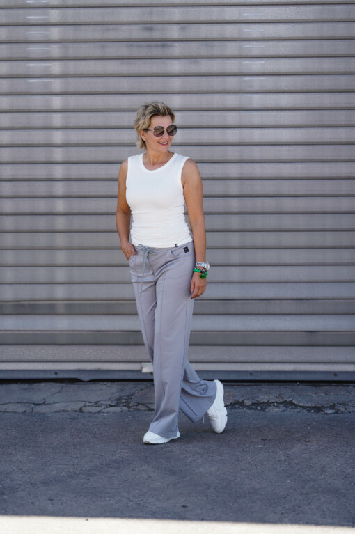 Top "YARELI" off white (ER05) / ladies´ pants "GIANINA" titanium (ER104)