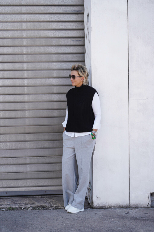 Pullunder "STEPHANIE" schwarz (GW06) / Vollelastische Hemdbluse "INGRID" (HB03) /  Palazzo Hose "WLADA" grey melange (CC05)