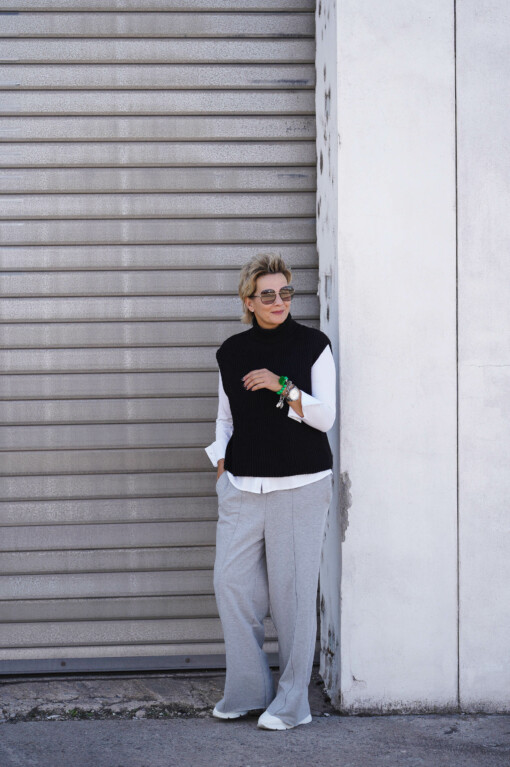 Pullunder "STEPHANIE" schwarz (GW06) / Vollelastische Hemdbluse "INGRID" (HB03) /  Palazzo Hose "WLADA" grey melange (CC05)