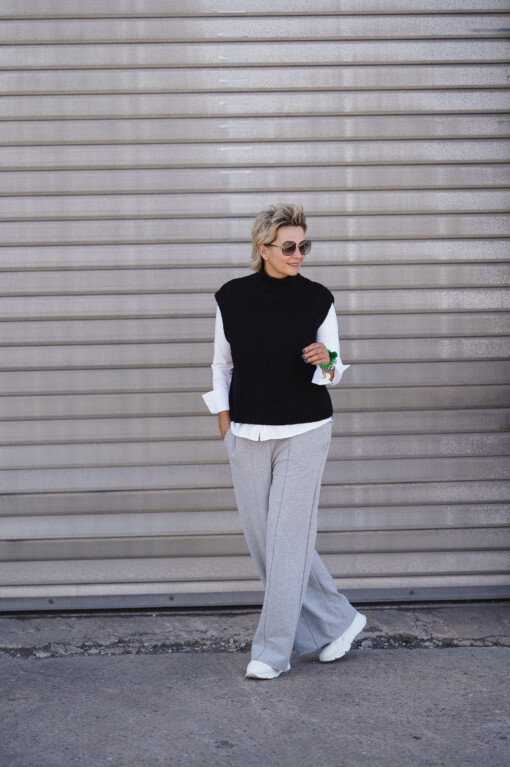 Pullunder "STEPHANIE" schwarz (GW06) / Vollelastische Hemdbluse "INGRID" (HB03) /  Palazzo Hose "WLADA" grey melange (CC05)