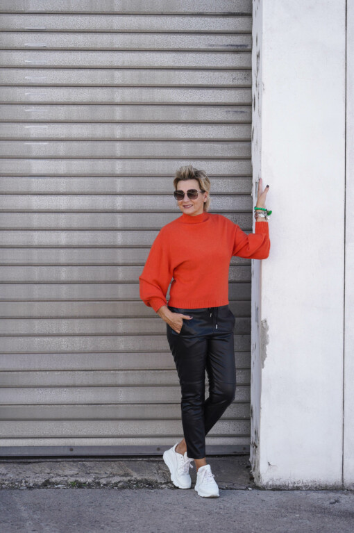 Strickpulli "MEXINE" orange (GW21) /  Lederimitat Hose "NINA" (H04)