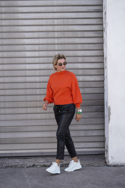 Strickpulli "MEXINE" orange (GW21) /  Lederimitat Hose "NINA" (H04)
