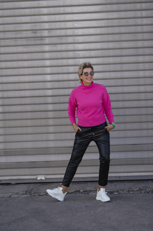Strickpulli "ANGELINA" fuchsia (GW26) /  Lederimitat Hose "NINA" (H04)