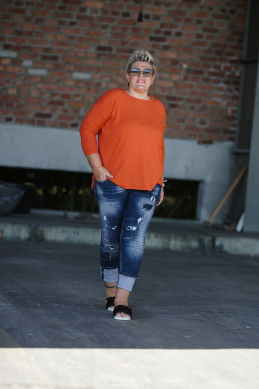 Feinstrickpulli “BIBI” orange (GW201) /  Jeans “SABINA” (H17)