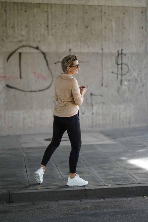 Bluse "ADALINA" alpa (ER34) /  Joggpants "SELENA" (ER04)