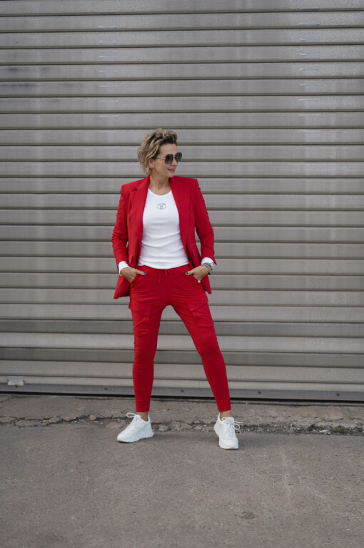 Elastische "CARGO"- Hose - red (PI05) / Shirt "ASTRID" white/black (PI18) / BLazer "MALDIRA" red (PI85)