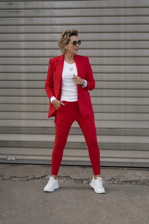 Elastische "CARGO"- Hose - red (PI05) / Shirt "ASTRID" white/black (PI18) / BLazer "MALDIRA" red (PI85)