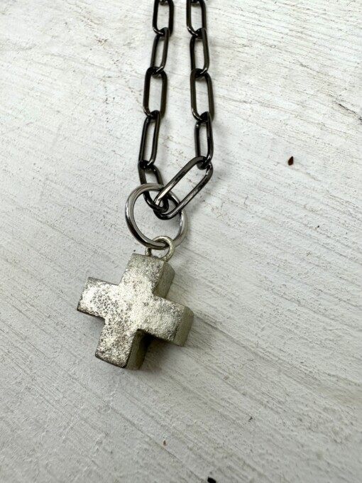 Necklace "LIA CROSS-S" black (IC28)
