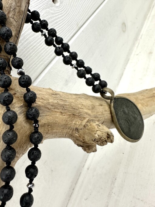 Necklace "BUDDHA-22" black/lava (IC20)