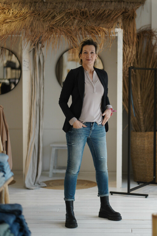 Longblazer "NOVA" black (PI02) / Blusenshirt "VALE" desert (HL07) / JEANS "SHYRA OD" mariana blue (HL26)