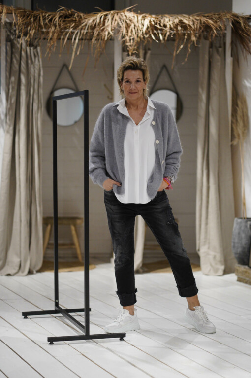 Strickcardigan “ROMI” hellgrau (GW212) /elastische Bluse “MAGDA” white (PI62)