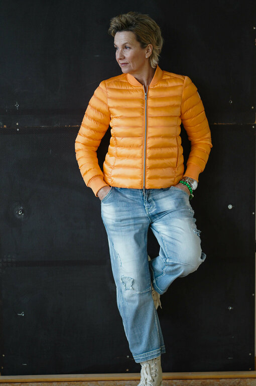leichte Steppjacke “VENEDIG” orange (GW221) /  Jeans “BROOKE” jeansblau (H41)