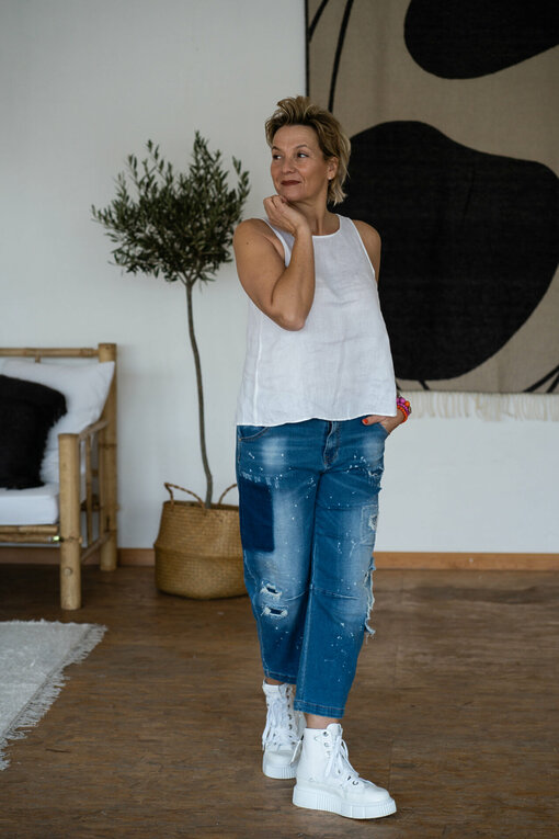 Leinentop "TABITHA" white (AE02) / Jeans "RASTANA" jeansblau (H11)
