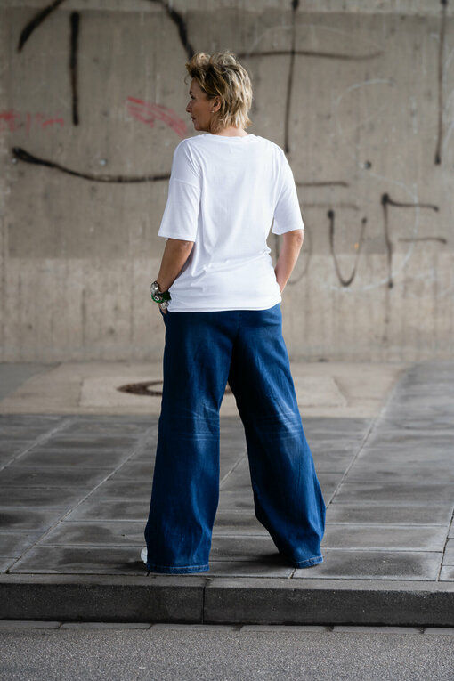 Shirt "STELLA" white (GB01) / Jeans "RYLEE" dark blue (GB03)