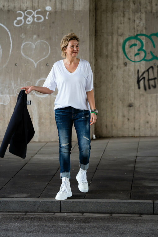 Shirt "STELLA" white (GB01) / Jeans “CASTERFELD” - dark blue (GG09)