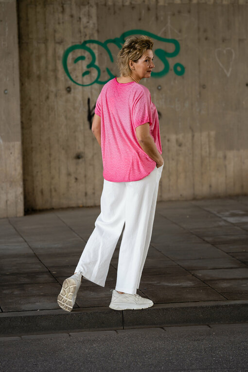 Lockeres Shirt "SUSI" pink (BA07) / Hose "ADRIANA" white (H27)