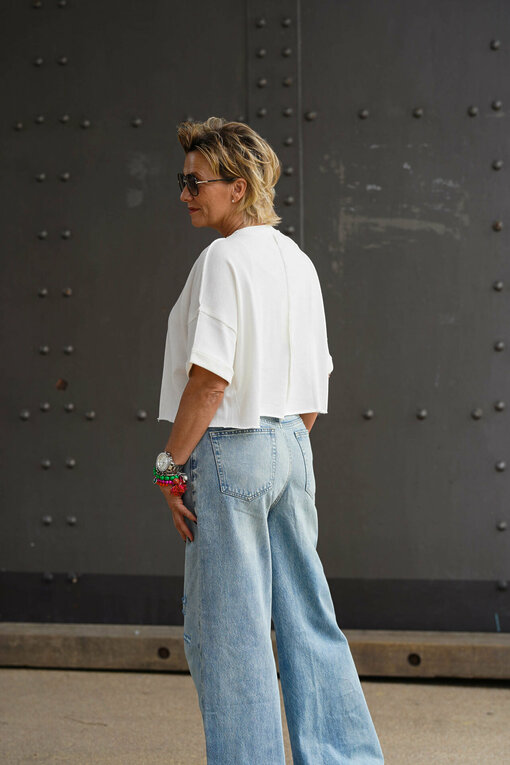 Shirt “ZIVA”  offwhite (MW01) / Wide Leg Jeans “KALEA” – lagoon blue (ER62)