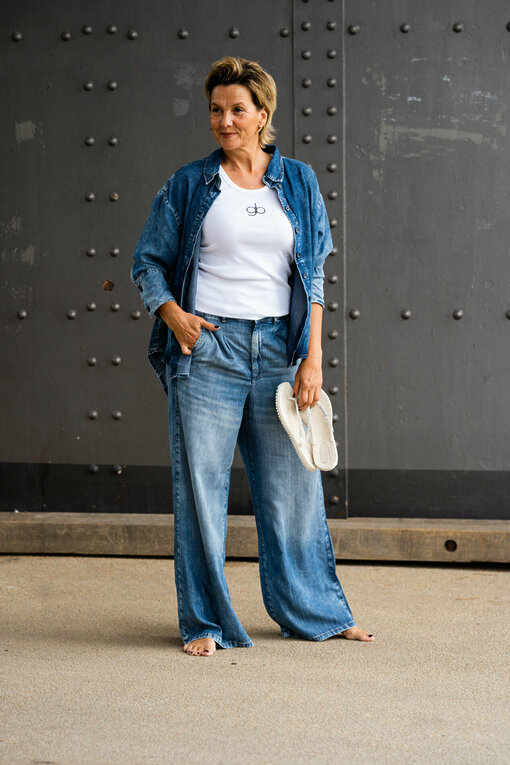 Bluse in Jeans- Optik "BELLA" (GB10) / Tanktop "AUDREY" (GB02)/  Pants in Jeans- Optik "JADE" (GB11)