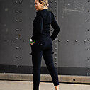 Bequeme Cargo-Pants “KARIN” black (TQ04) / Elastische Hemdbluse “REA” black (TQ02)