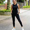 Hochwertiges Top “AMBER” black (TQ03) /  Bequeme Cargo-Pants “KARIN” black (TQ04)