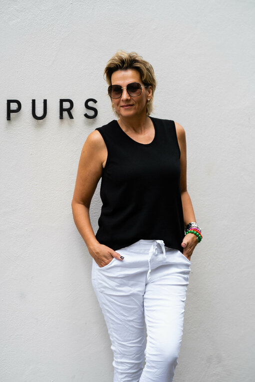 Feinstrick Top “MARIA” black  (HL28) / Hose “SERENA” weiß (H38)