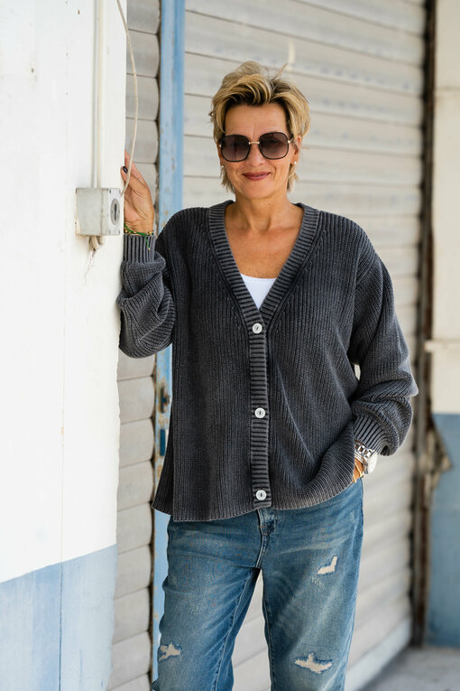 Oversized Cardigan “KRISTI” black (CC06) / Jeans “JENNY” – ocean blue (ER90)
