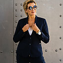 Blazer “MANJA” marine (TQ11) /Elegante Sonnenbrille “LYNN” black leo (PBK03)