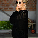 Strickpullover “INEZ” black melange (CC02)/ Leo Sweathose “KANOU” (H26)