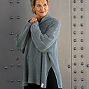 Oversized Strickpullover “FANIA” grey (CC07) / Edler Glanzrock “SENA” schwarz (R07)