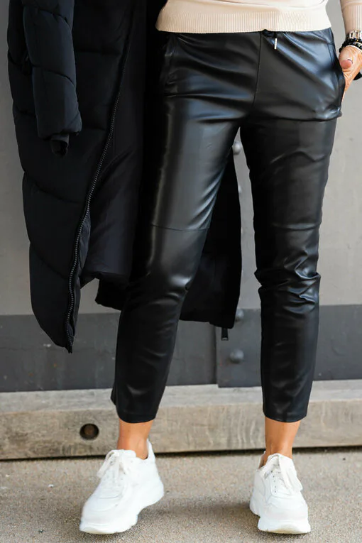 FRAUENSACHE – Lederimitat Hose “NINA” (H04)