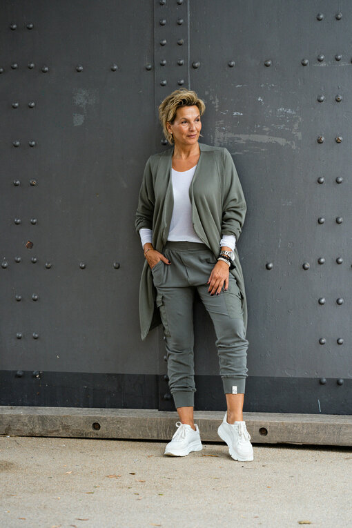Cardigan “TATJANA” (CC18)/ Joggpants “LORNA” (CC19)