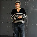 Alpakamix Strickpullover “VANA” black/ light latte (10D64) /  Jeans “KALEA” – silent great grey (ER20)