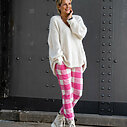 Regular Fit Cropped Jogger “KALINKA” bright pink (10D66) / Oversized Strickpullover “CAROLINE” creme (GW229)