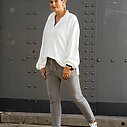 Polo Sweater ” MAYLA” ecru (10D123) / Super bequeme Joggerhose “PRISKA” schlamm (FJ)