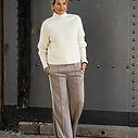Coole Pants “POLLI” maple (ER112) / Trendiger Strickpullover “KATHLEEN” creme (GW224)
